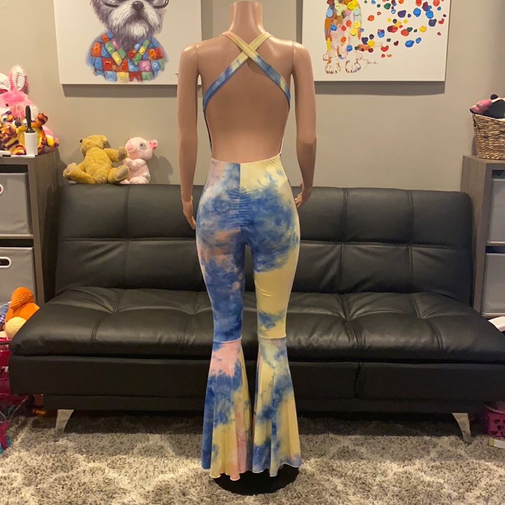 Posh by V Tie dye flare backless jumpsuit - Picture 5 of 6